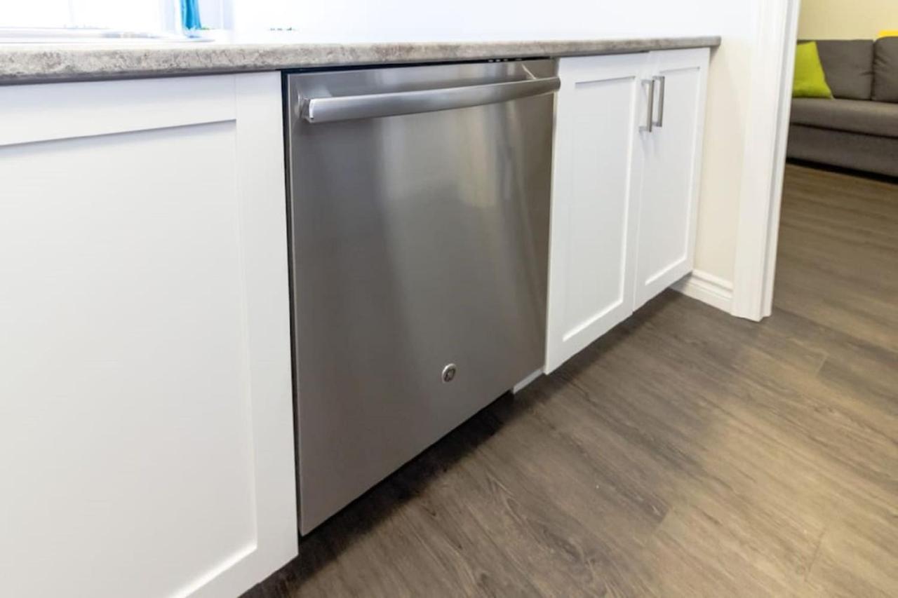Newly Renovated Modern Condo Near Hospital, Unb Patio & Parking Coffee Saint John Dış mekan fotoğraf