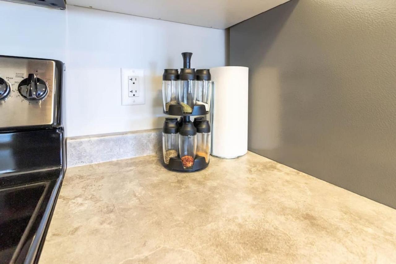 Newly Renovated Modern Condo Near Hospital, Unb Patio & Parking Coffee Saint John Dış mekan fotoğraf