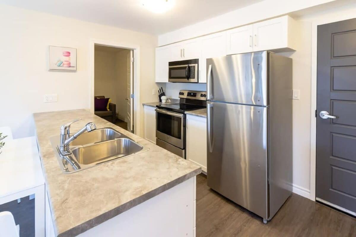 Newly Renovated Modern Condo Near Hospital, Unb Patio & Parking Coffee Saint John Dış mekan fotoğraf